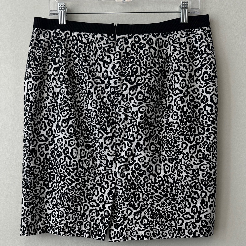 Ann Taylor Black and White Animal Print Pencil Skirt - Picture 4 of 6